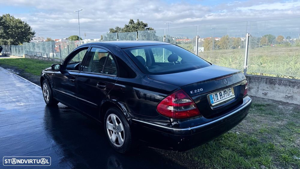 Mercedes-Benz E 220 CDi Elegance Aut. - 2
