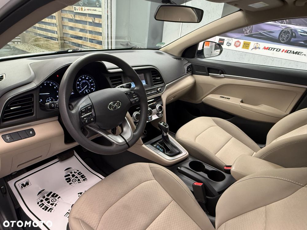 Hyundai Elantra - 7