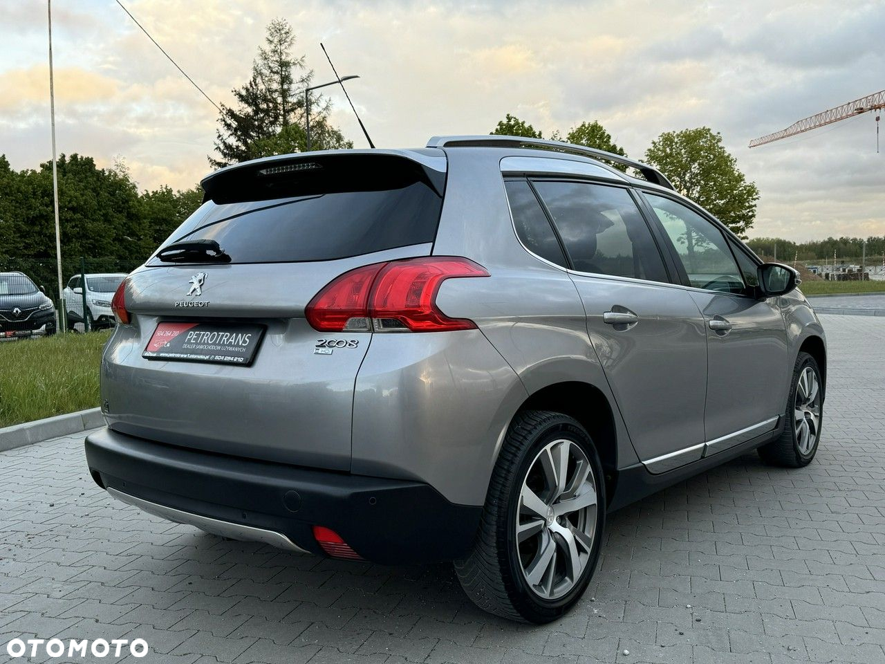 Peugeot 2008 - 12