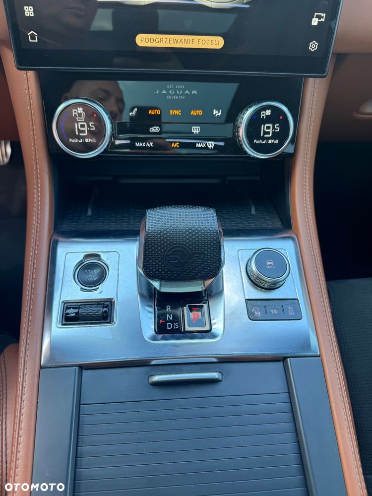 Jaguar F-Pace 5.0 V8 P550 AWD SVR - 30