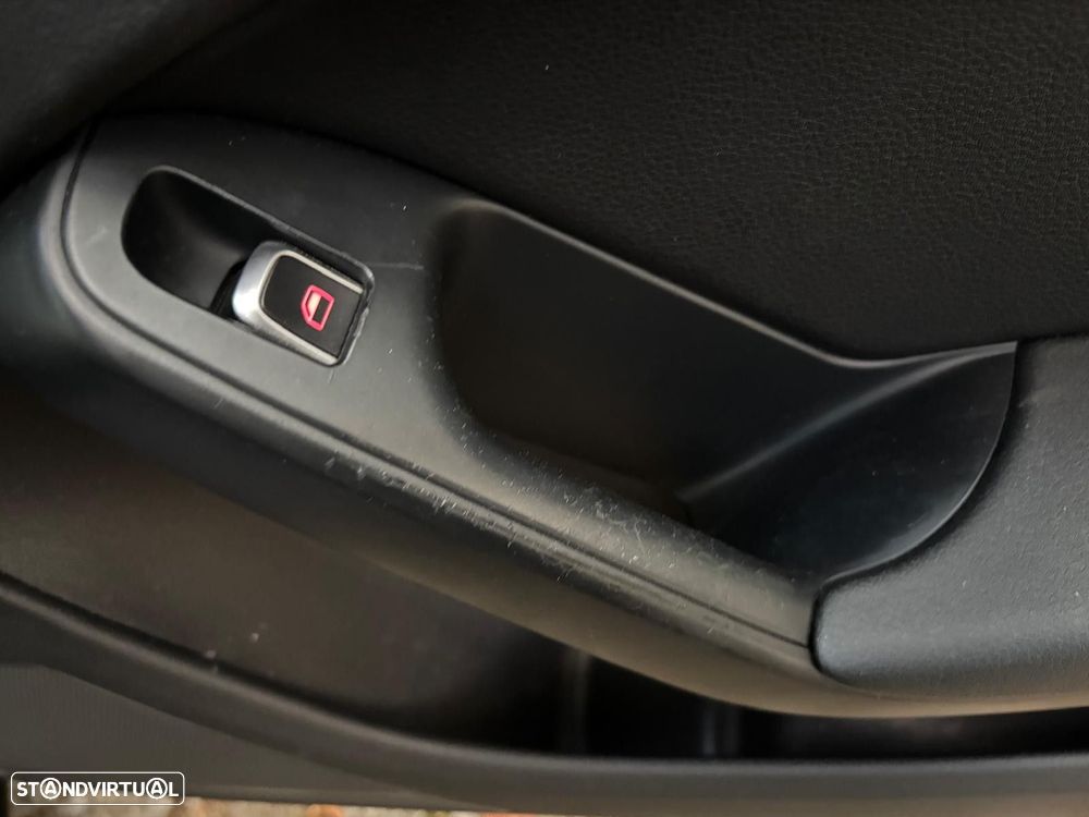 Audi A4 Avant 2.0 TDI S-line - 34