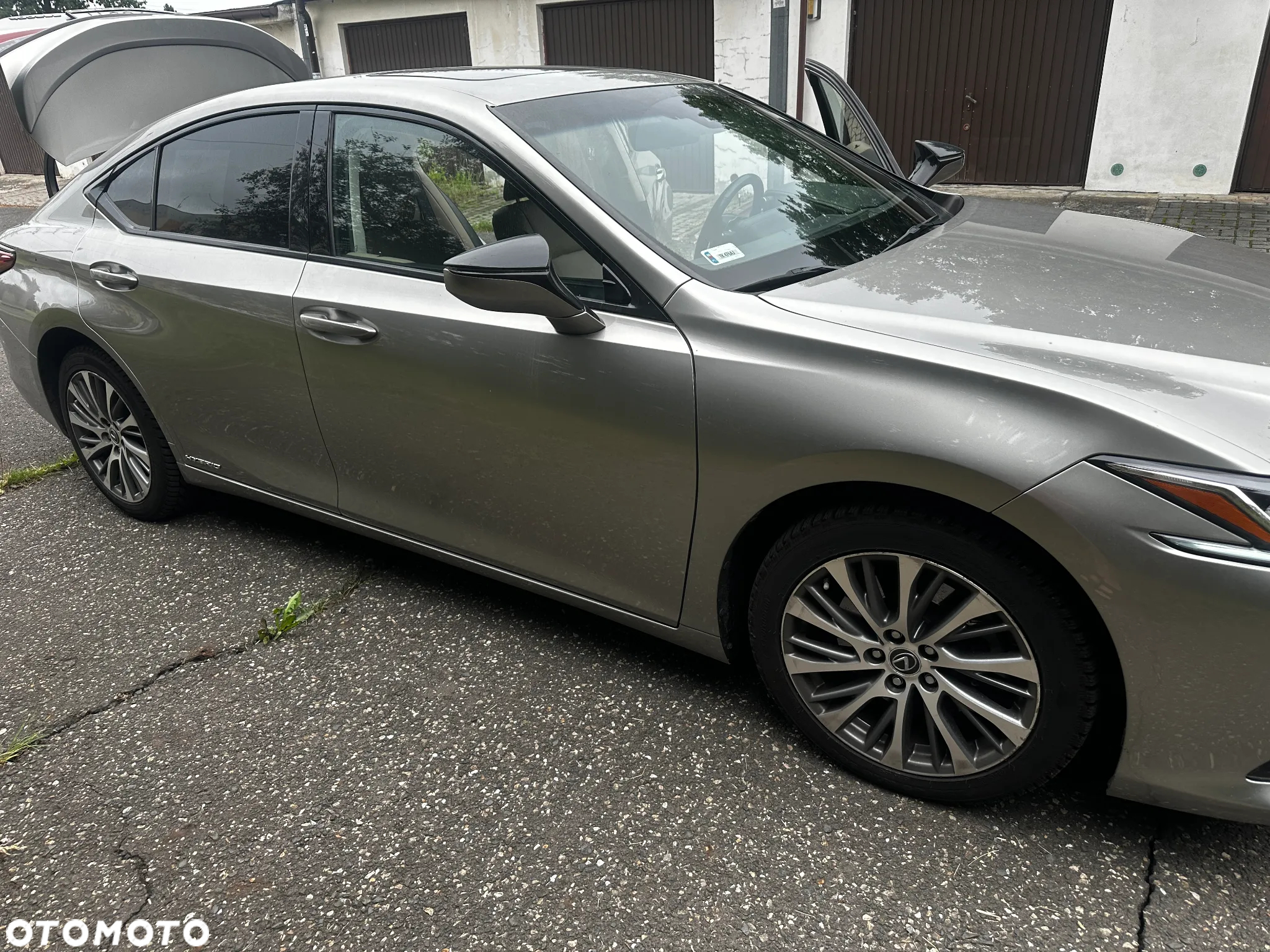Lexus ES - 7