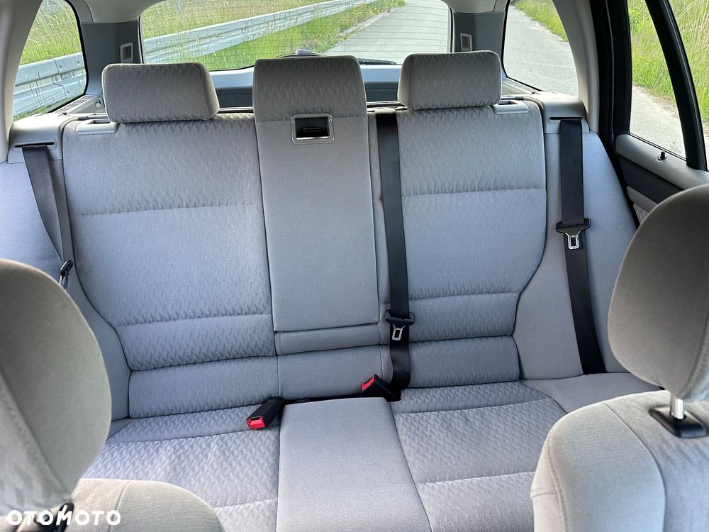 BMW Seria 3 318i - 10