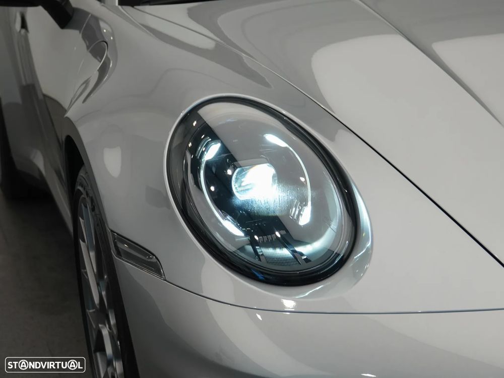 Porsche 911 Série F - 11