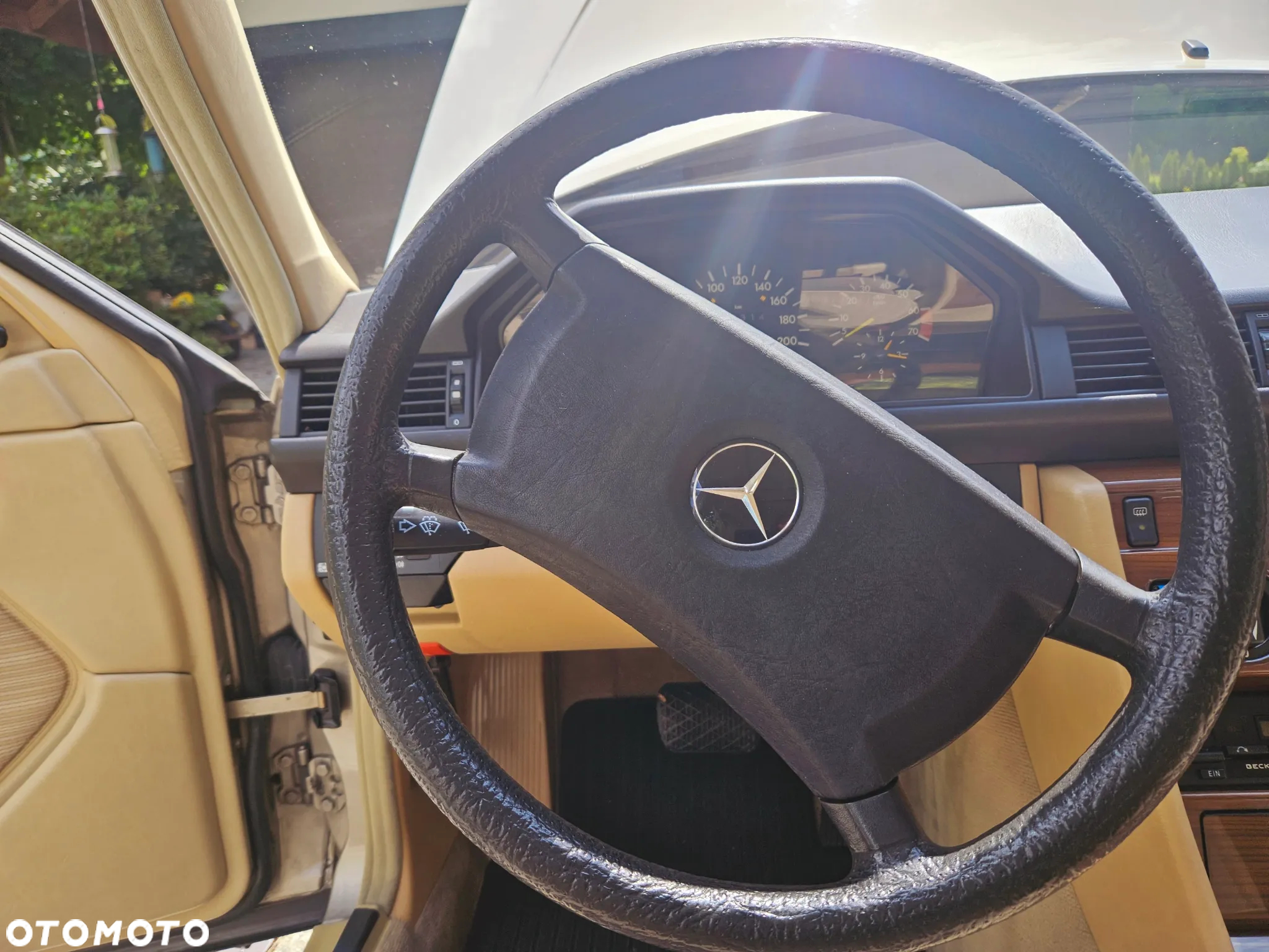 Mercedes-Benz W124 (1984-1993) - 28