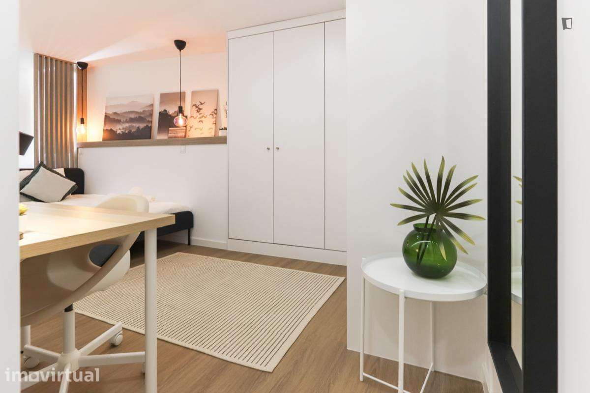 Quarto - localizado em Entrecampos Lisbon - Grande imagem: 3/32