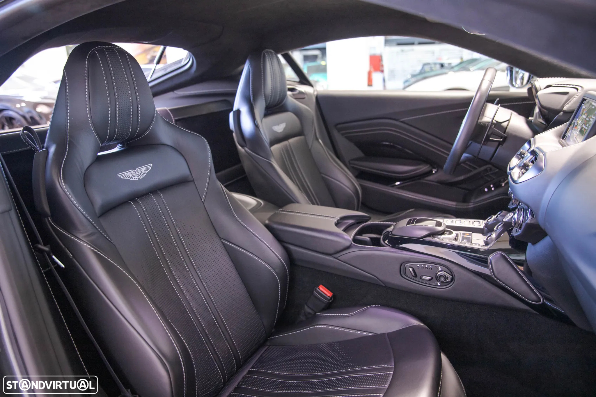 Aston Martin Vantage Coupe V8 - 17