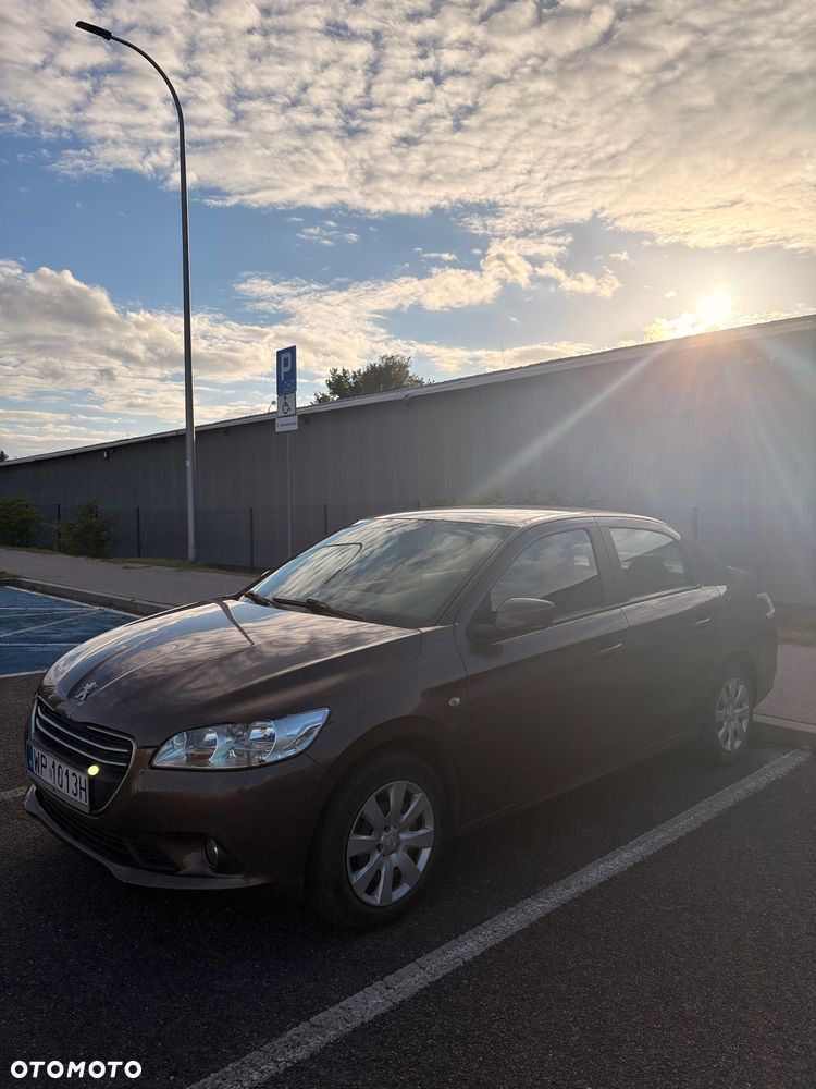 Peugeot 301 1.2 VTi/Pure Tech Active - 2