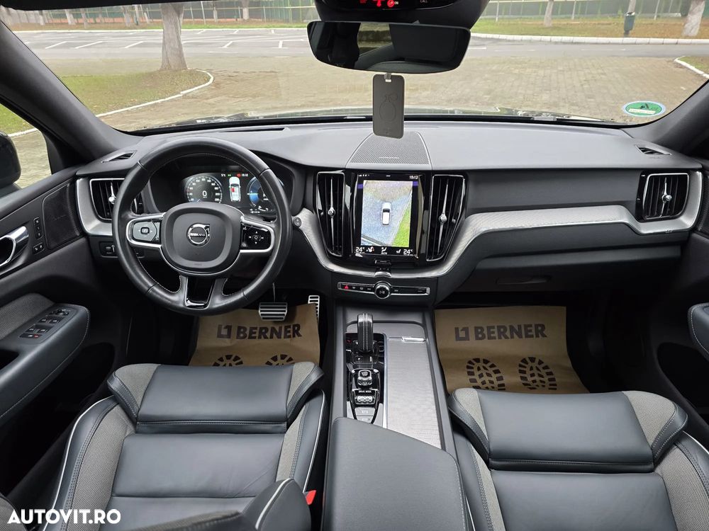 Volvo XC 60 Recharge T6 Twin Engine eAWD R-Design Expression - 12