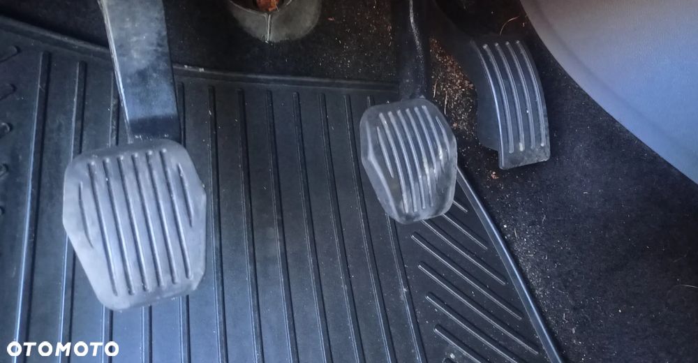 Ford Focus 1.6 Amber X - 10