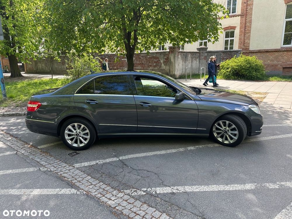Mercedes-Benz Klasa E 250 CGI BlueEFFICIENCY 7G-TRONIC Elegance - 15