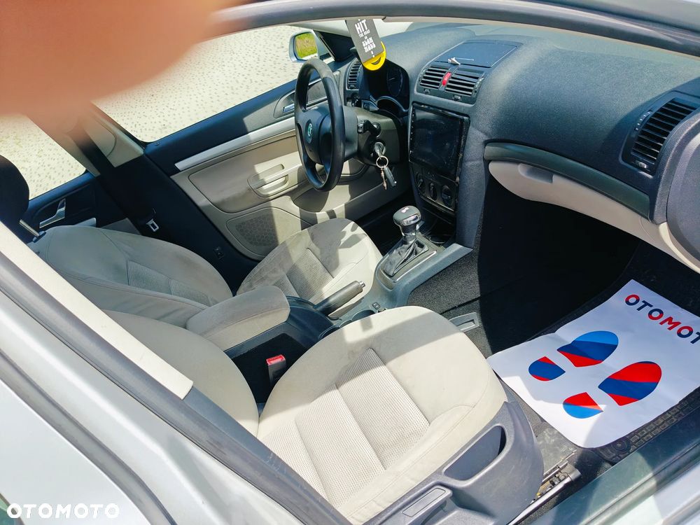 Skoda Octavia 2.0 FSI Elegance Tiptr - 17