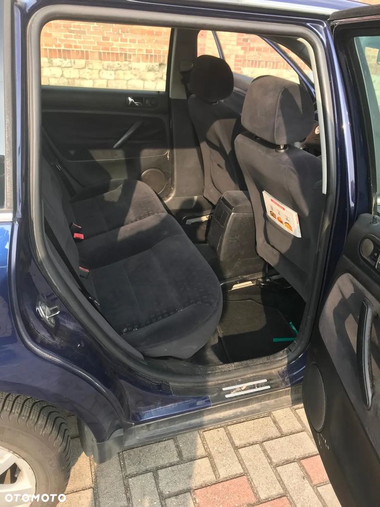 Volkswagen Passat - 14