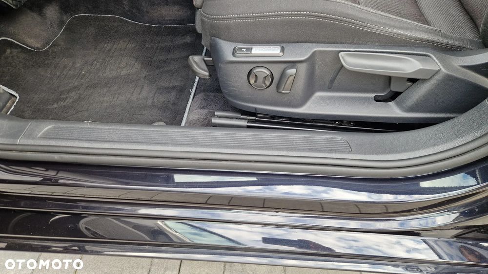 Volkswagen Passat - 19