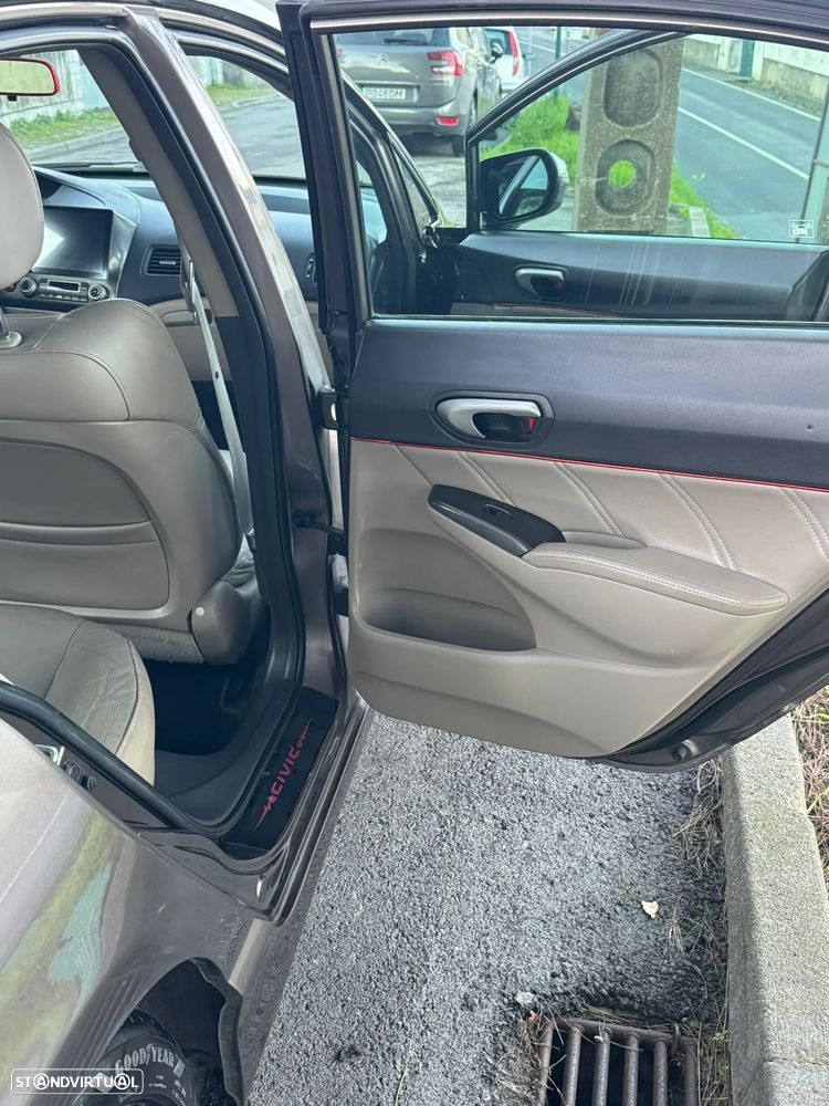 Honda Civic 1.3 DSI i-VTEC Hybrid Executive - 12