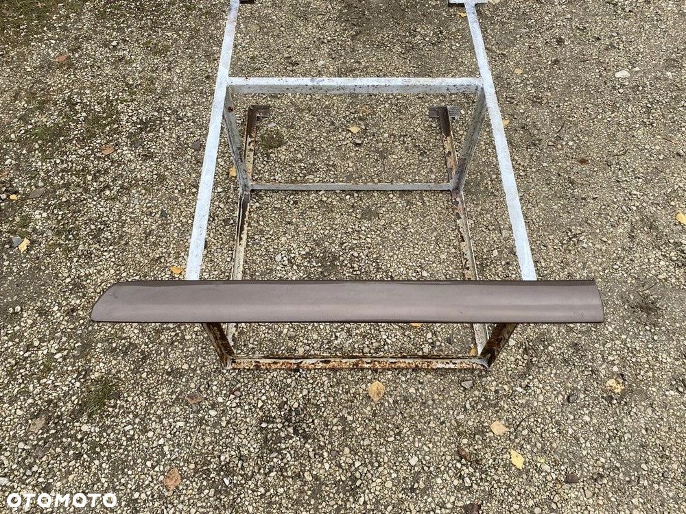 LISTWA PRAWA NA PRZEDNIE DRZWI VW T5 7H5853072B - 2