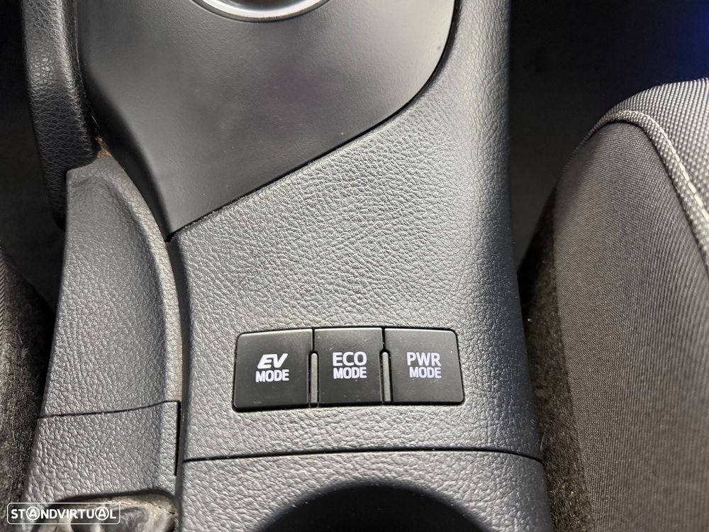 Toyota Auris 1.8 HSD Comfort +P.Sport+Navi - 18