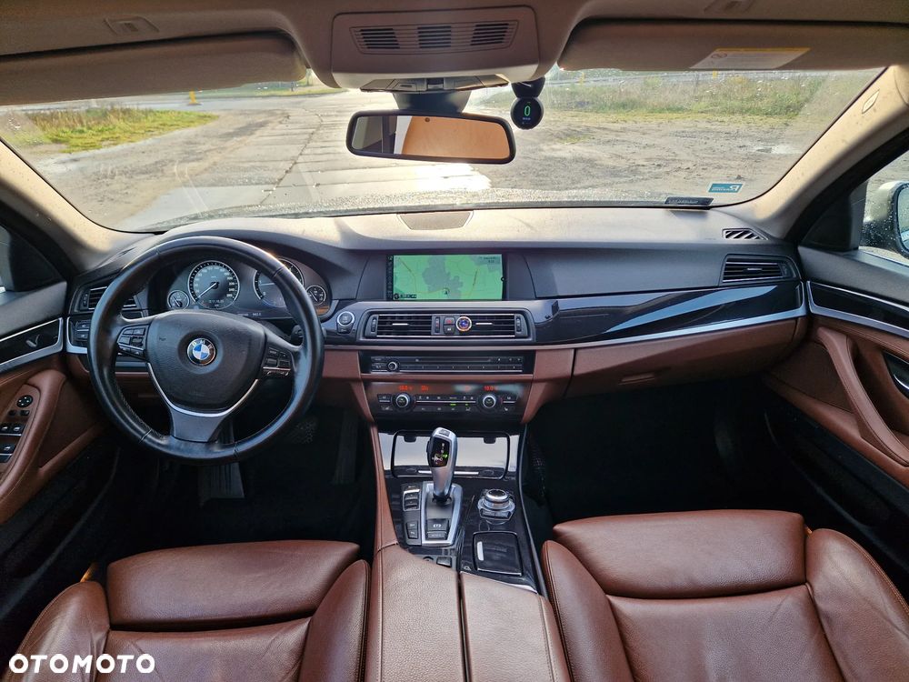 BMW Seria 5 525d xDrive - 5