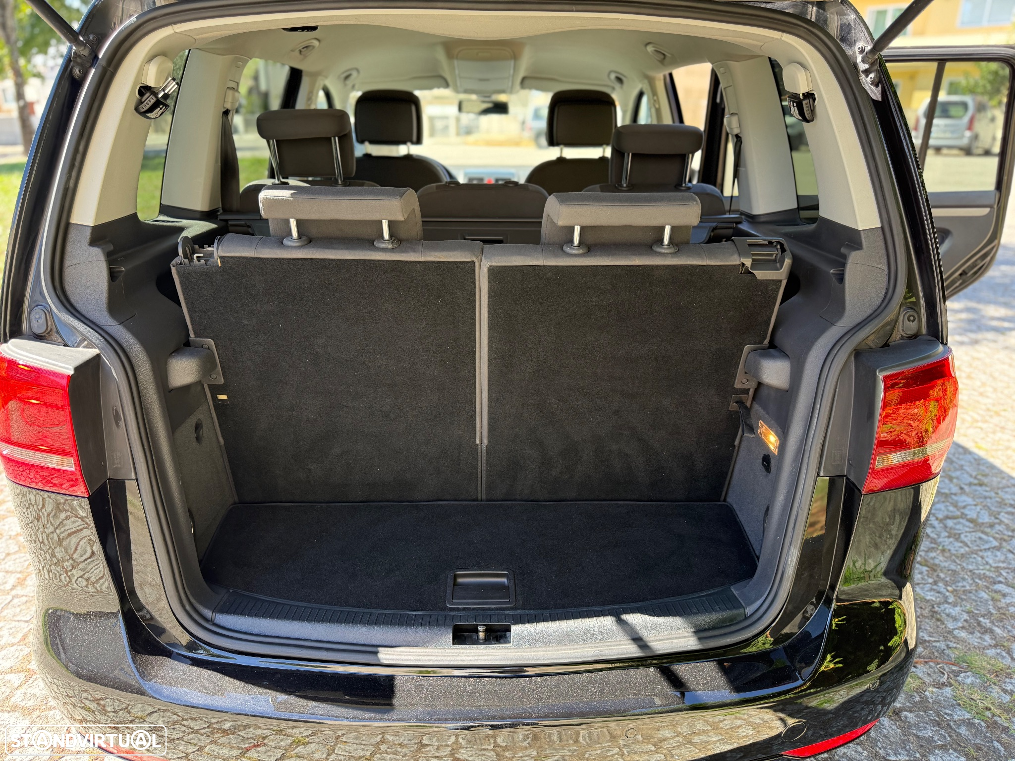 VW Touran 1.6 TDI Blue.Highline 7L - 7