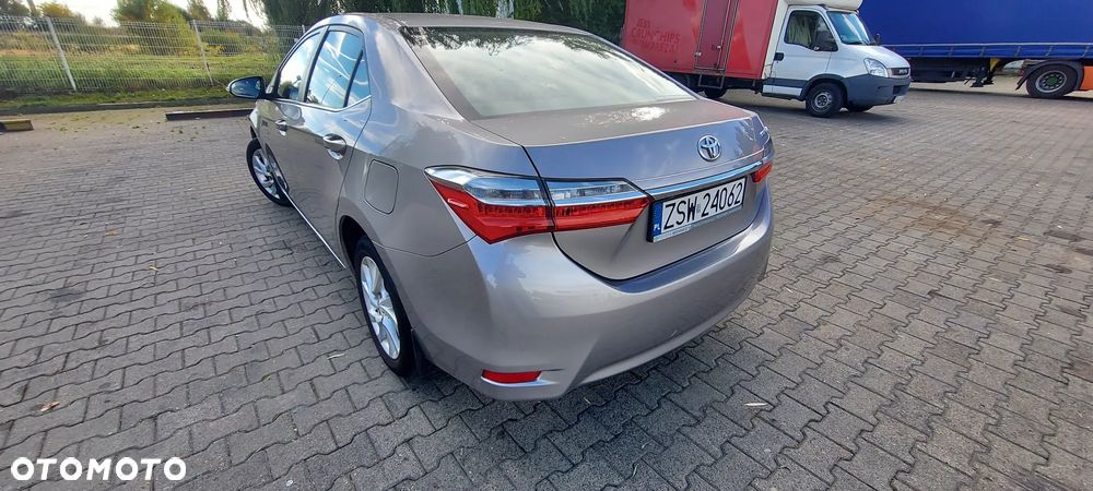 Toyota Corolla - 4