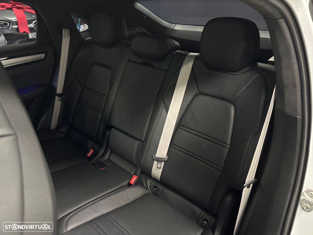 Porsche Cayenne E-Hybrid Tiptronic S Black Edition - 28