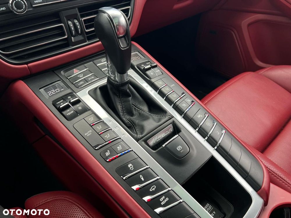 Porsche Macan - 32