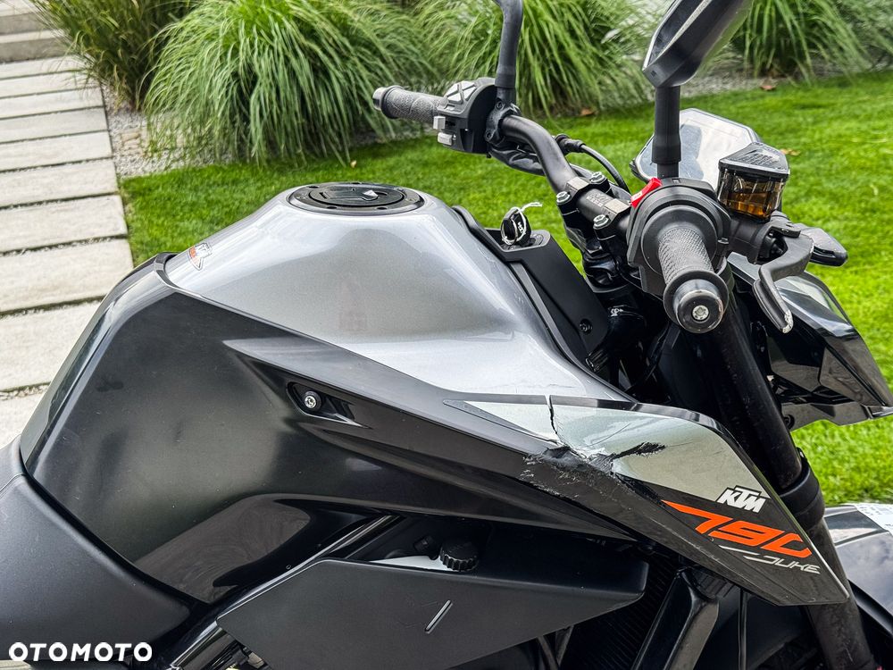 KTM Duke 790 - 25
