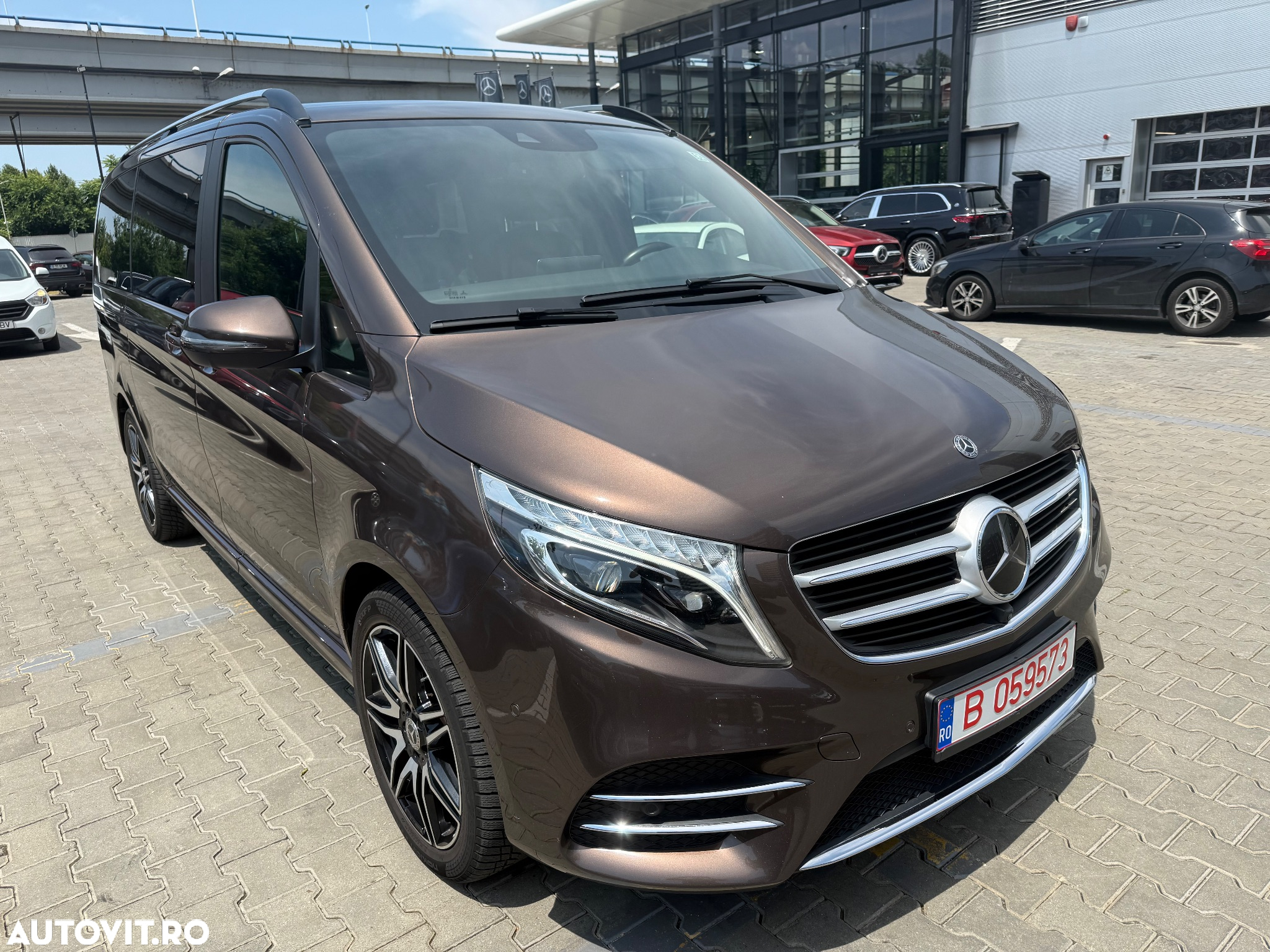 Mercedes-Benz V 250 d lang 4Matic 7G-TRONIC Exclusive Edition - 10