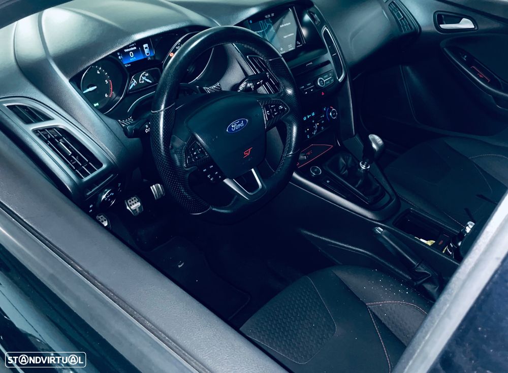 Ford Focus 1.5 TDCi ST-Line - 1