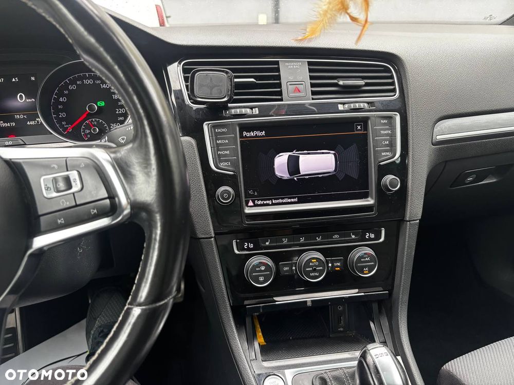 Volkswagen Golf - 4