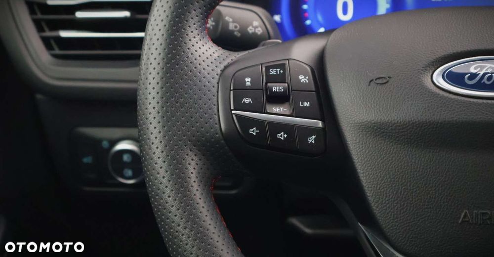Ford Kuga - 27