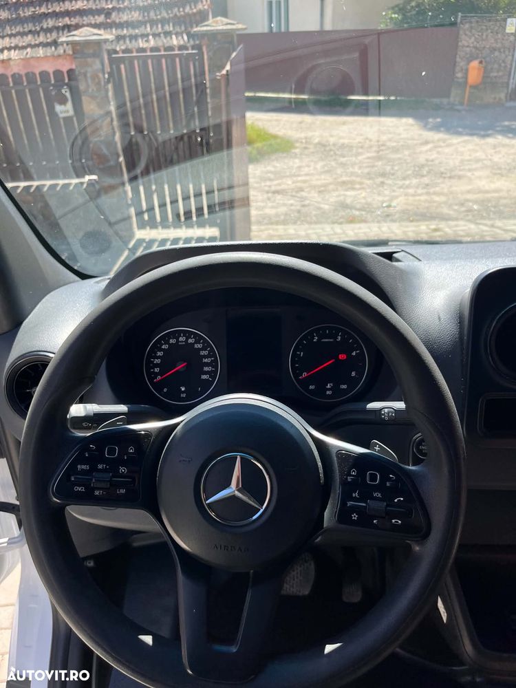 Mercedes-Benz Sprinter - 21
