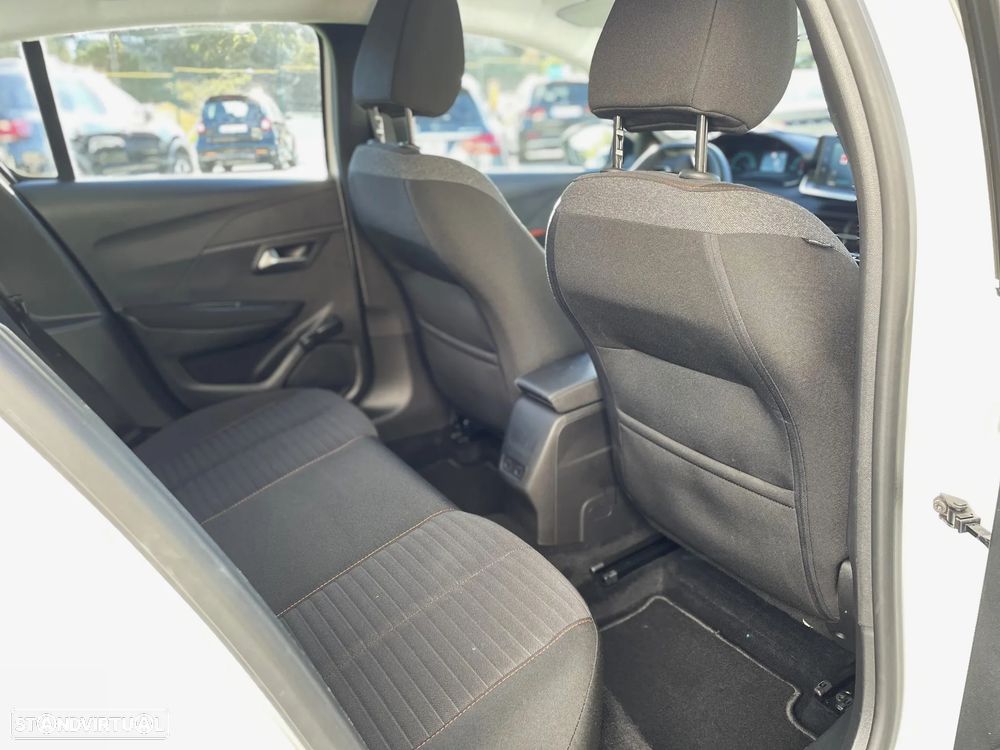 Peugeot e-208 50 kWh Active — fotografia 16