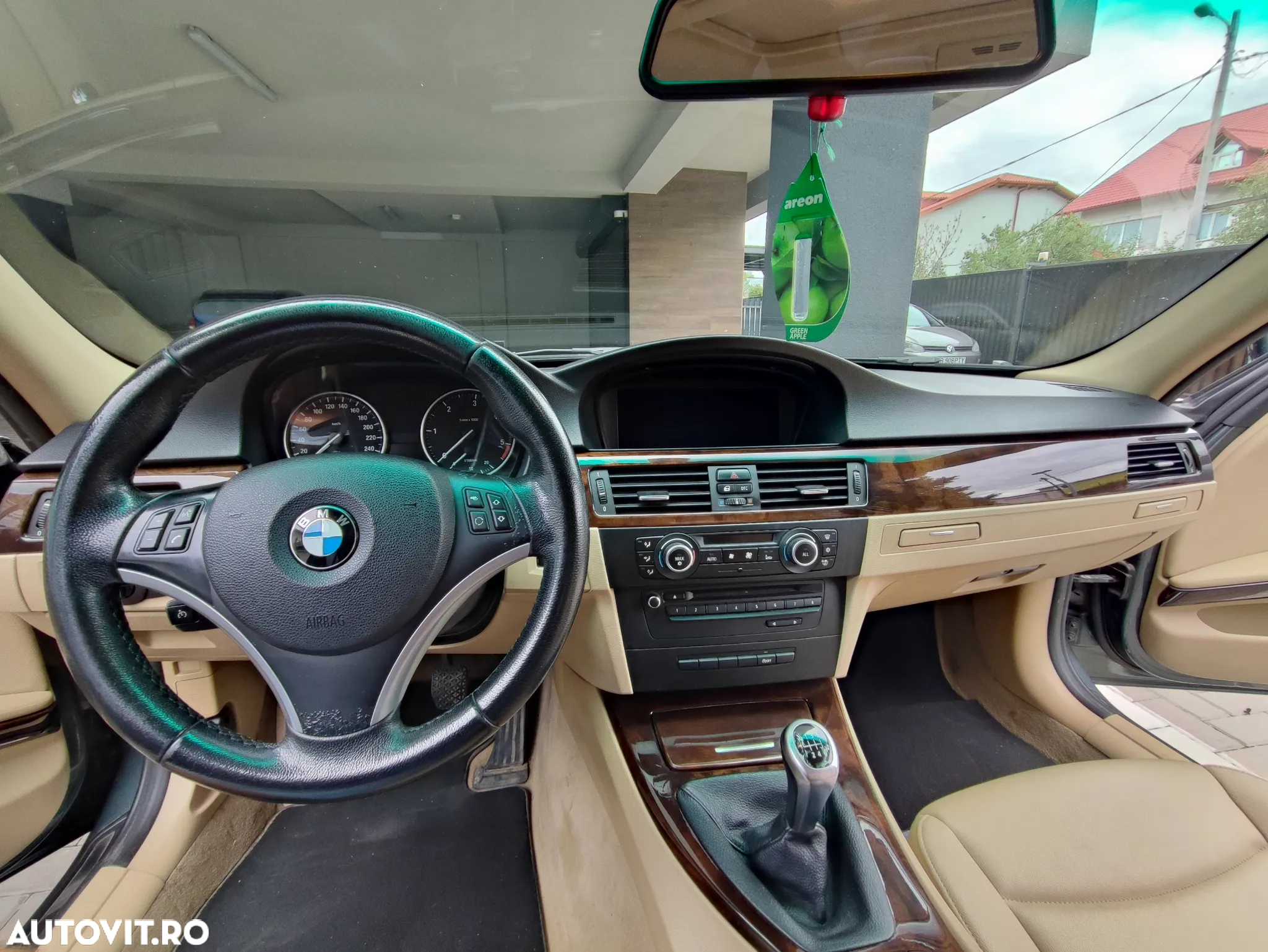 BMW Seria 3 320d EfficientDynamics Edition - 33