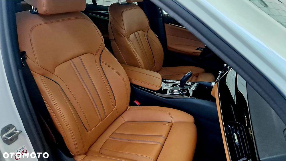 BMW Seria 5 530e M Sport Edition - 18