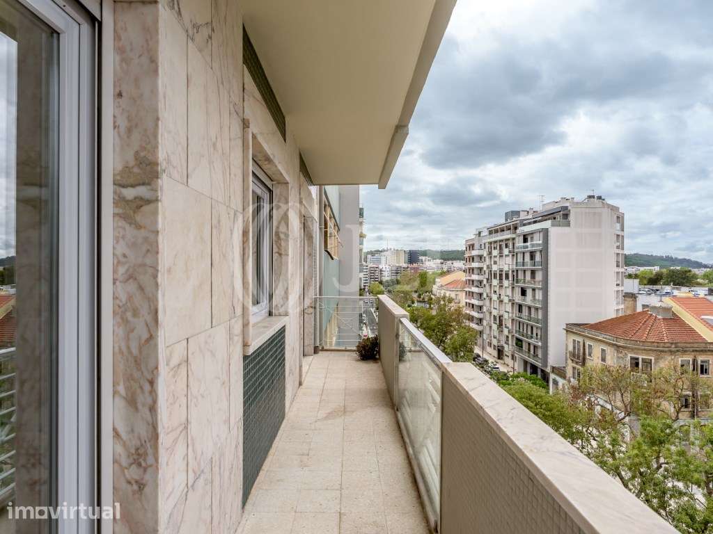 Apartamento T3, remodelado com varanda, em Lisboa - Grande imagem: 3/31