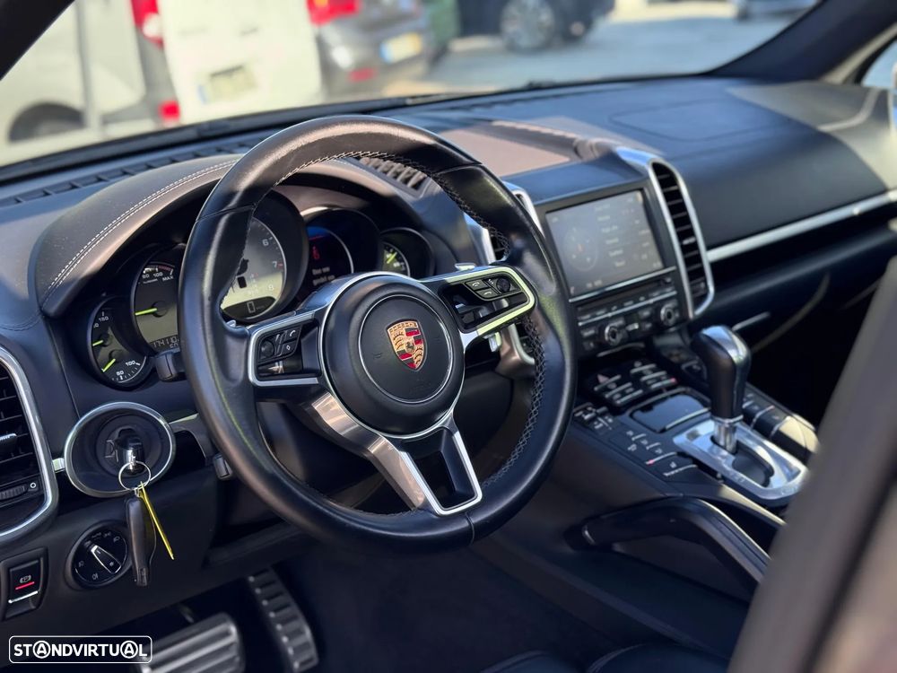 Porsche Cayenne S E-Hybrid - 7