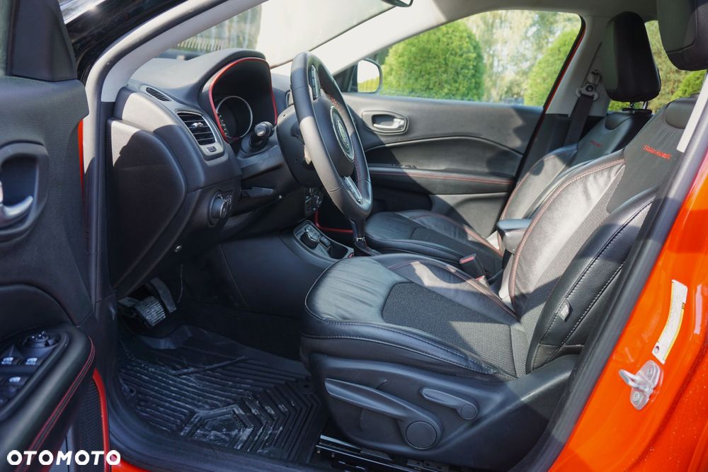 Jeep Compass - 12