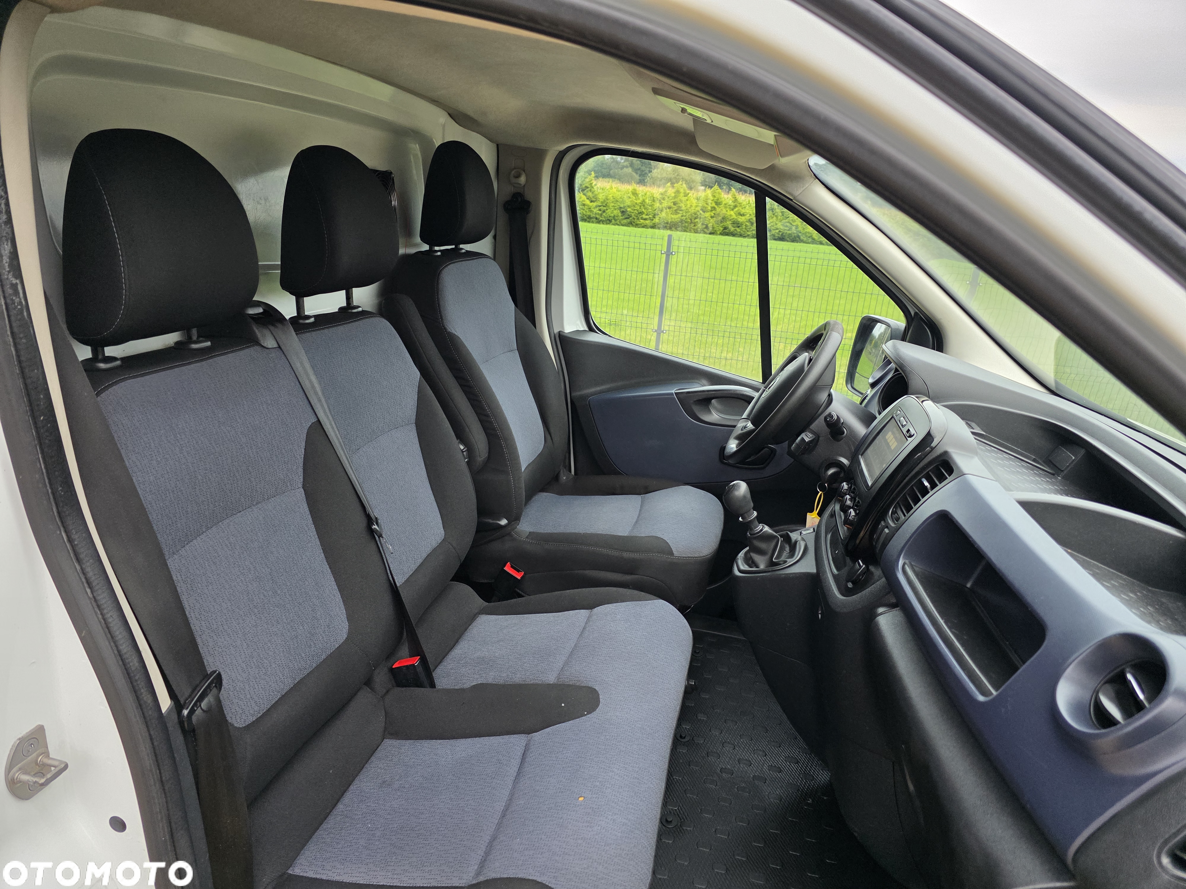 Opel Vivaro - 11