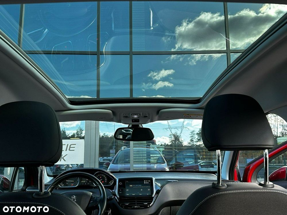 Peugeot 2008 1.2 Pure Tech Allure S&S - 11