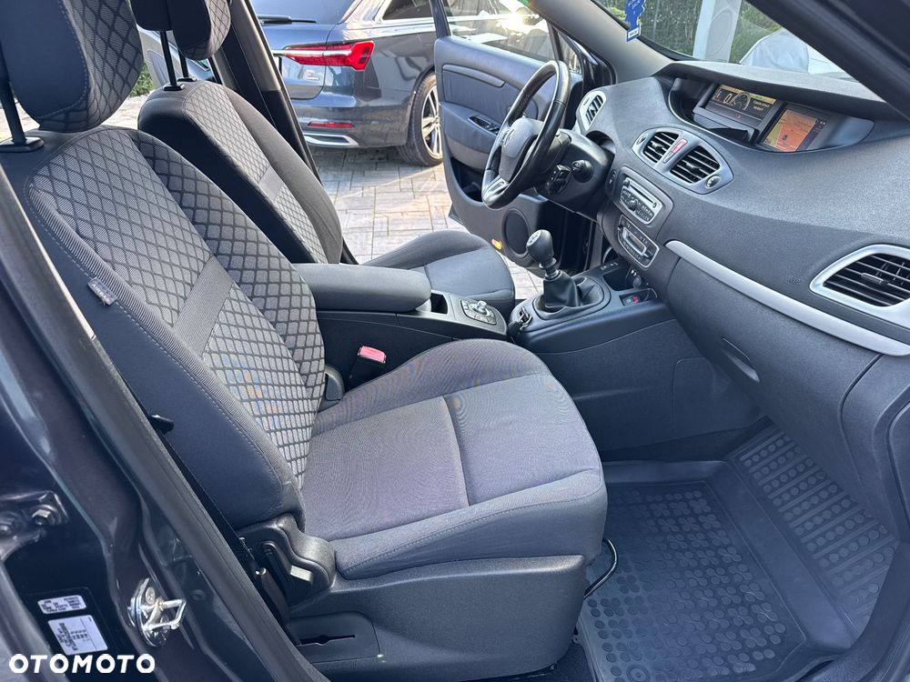 Renault Grand Scenic 1.9 dCi Tech Run - 19