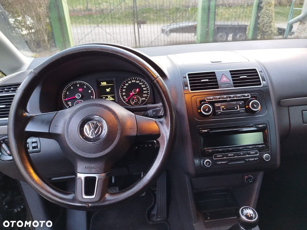Volkswagen Touran - 23