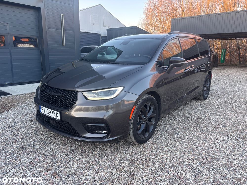 Chrysler Pacifica - 8