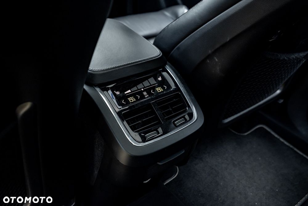 Volvo XC 90 - 22