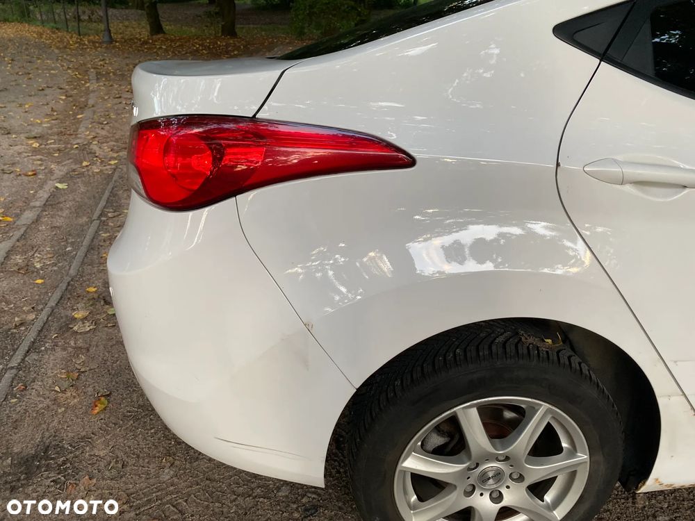 Hyundai Elantra 1.6 Comfort - 10