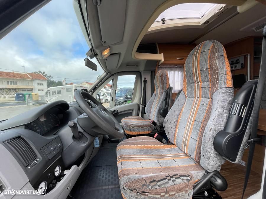 Burstner Privilége T615 cama francesa - 12