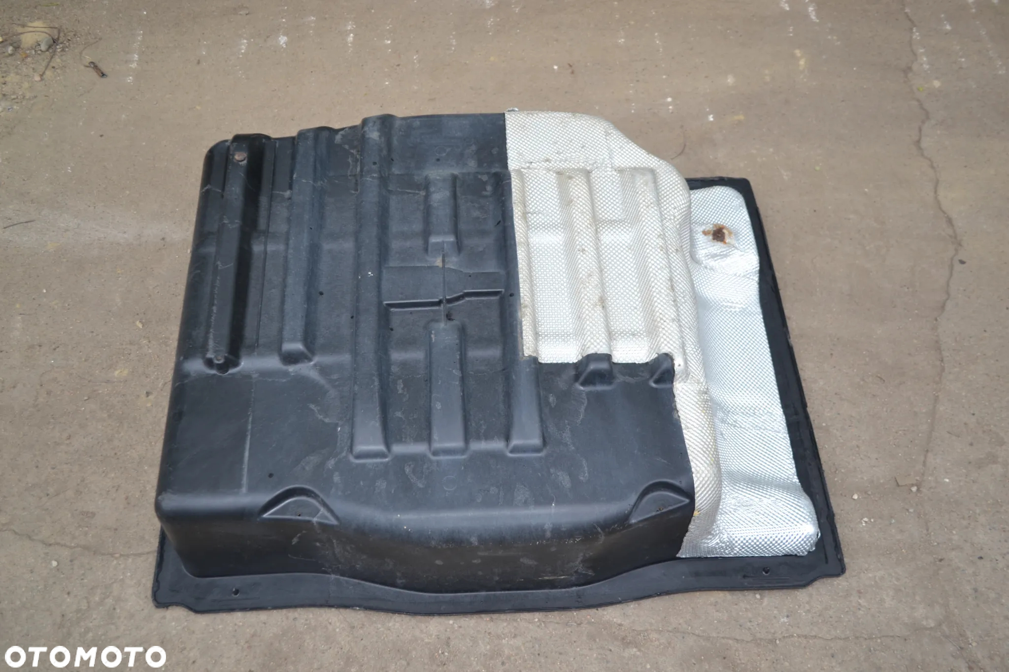 VW PASSAT B6 B7 WANNA WNĘKA BAGAŻNIKA KOŁA ZAPASOWEGO 3C0813114D POMORSKIE - 5