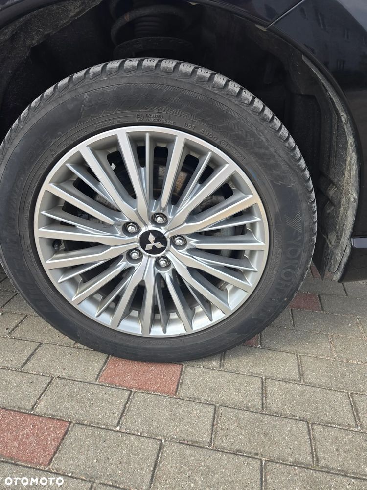 Mitsubishi Outlander - 31