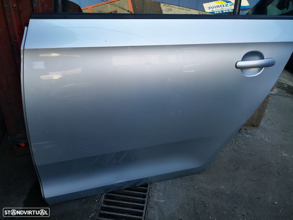 SKODA RAPID CARRINHA PORTA TRÁS ESQUERDA - PT473 - 4