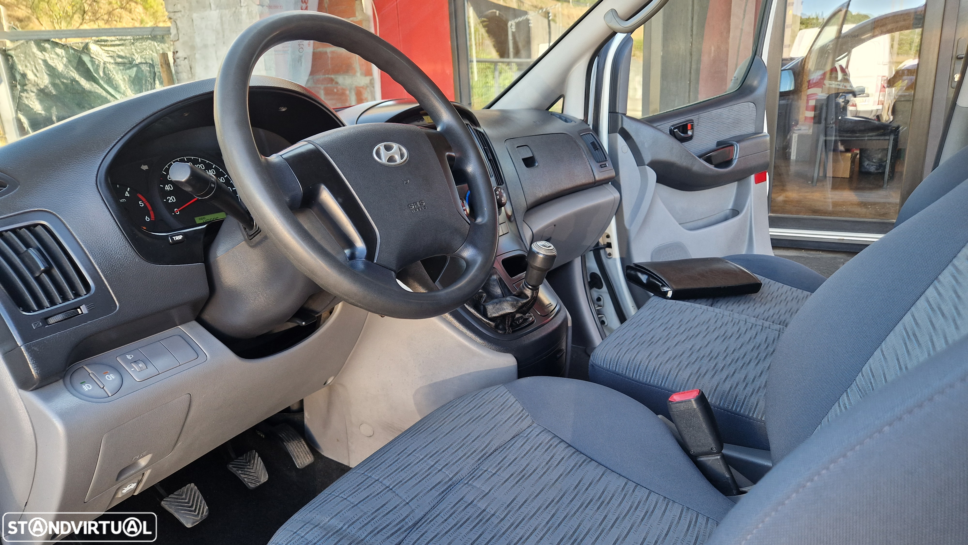 Hyundai H-1 Starex H1 2.5 CRDi - 5